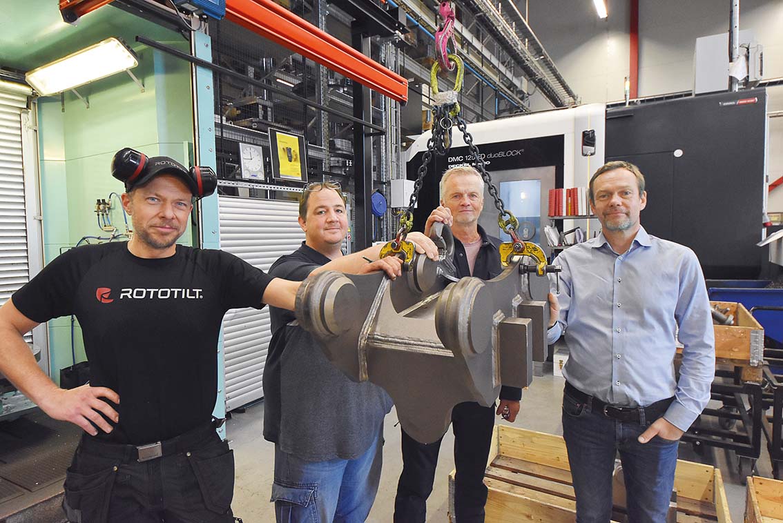 Maskinoperatör Jon Sandqvist, produktionstekniker Erik Englund, produktionschef Tord Johansson och Henrik Brodén FASTEMS.